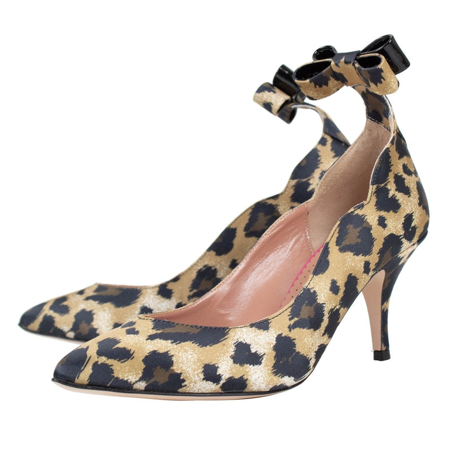 Leather Scalloped Bow Pumps - Leopard
