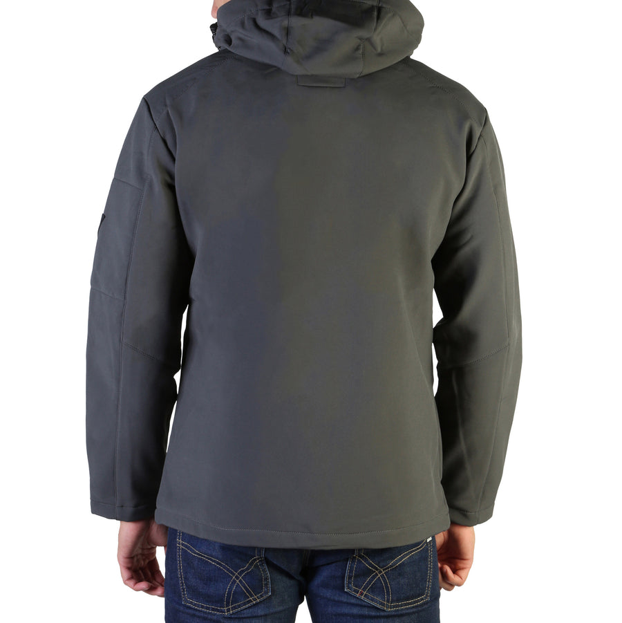 Geographical Norway - Tichri_man_dgrey