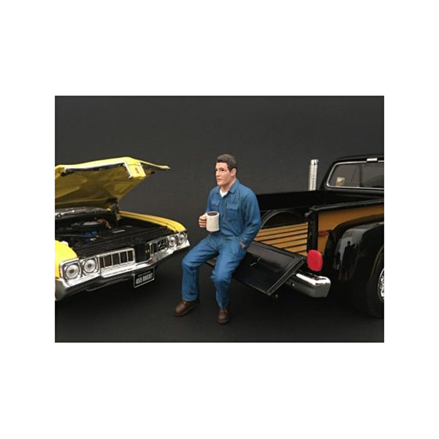 Mechanic Johnny Drinking Coffee Figurine For 1/24 Scale Models By American Diorama 77500