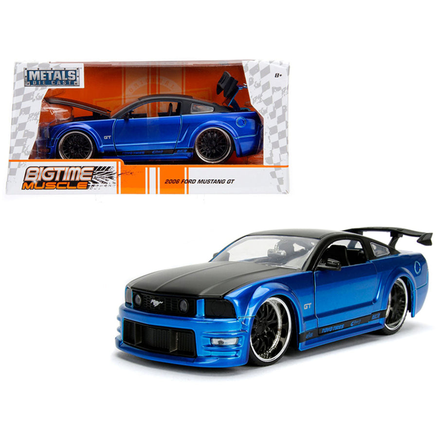 2006 Ford Mustang Gt Blue With Black Top 1/24 Diecast Model Car By Jada 99974