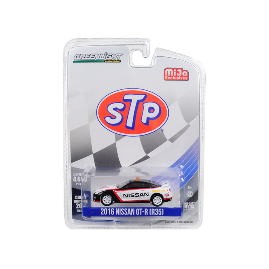 2016 Nissan Gt-r (r35) Stp Safety Car Limited Edition To 4600 Pieces Worldwide 1/64 Diecast Model Car By Greenlight 51146