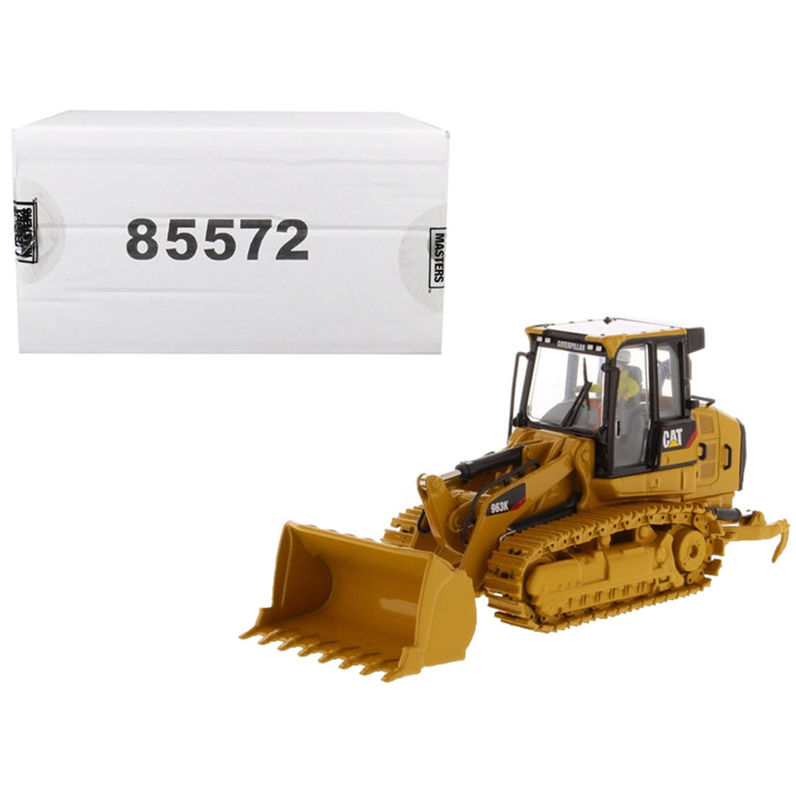 Cat Caterpillar 963k Track Loader With Operator High Line Series 1/50 Diecast Model By Diecast Masters 85572