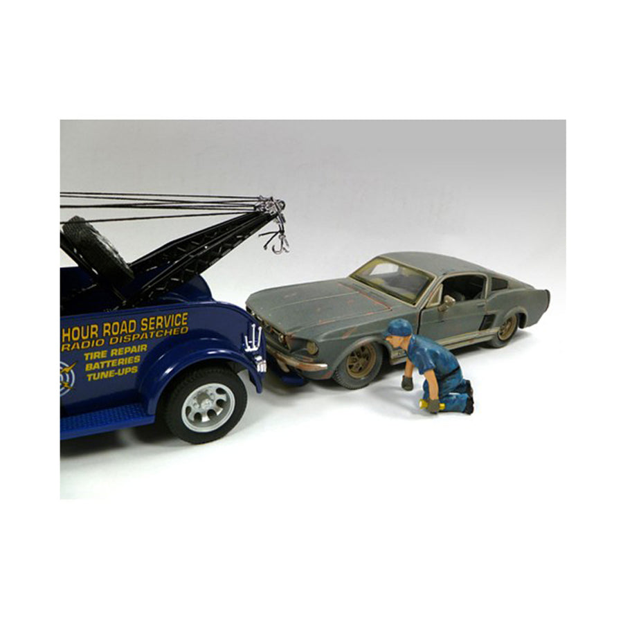 Tow Truck Driver/operator Scott Figurine For 1/24 Scale Models By American Diorama 23905