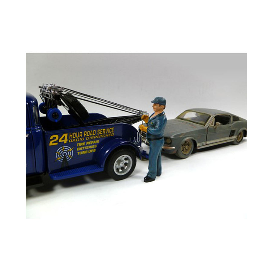 Tow Truck Driver/operator Bill Figurine For 1/24 Scale Models By American Diorama 23906