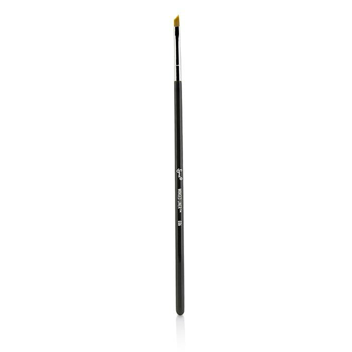 E06 Winged Liner Brush - -