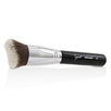 F83 Curved Kabuki Brush - -