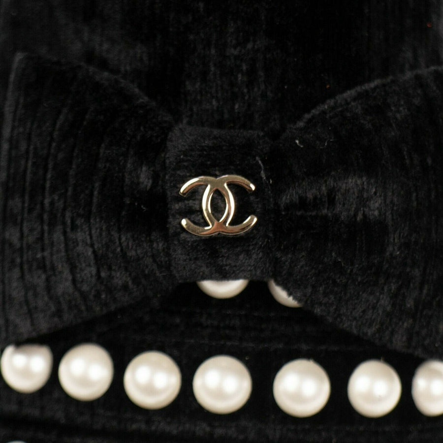 Velvet Logo Pearl And Bow Loafer Flats - Black