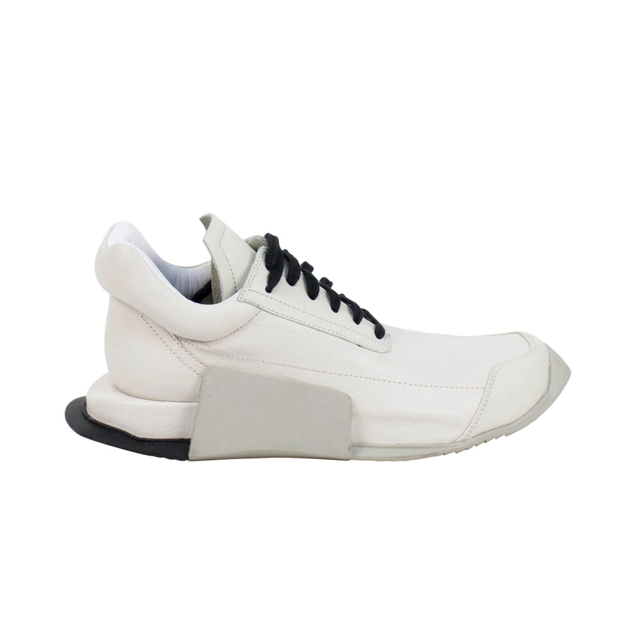 Level Runner Low Sneaker - White