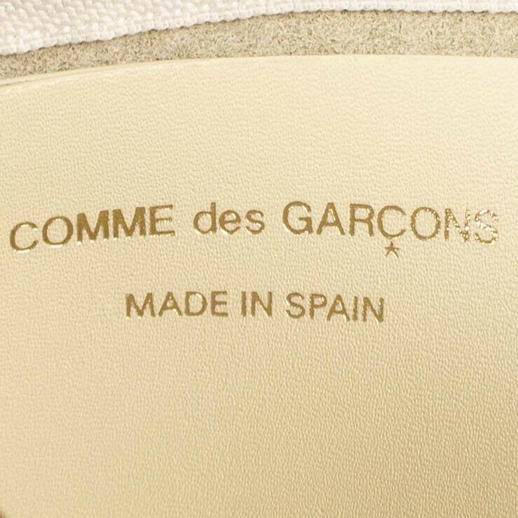 Leather Letter Embossed Slim Wallet - Ivory